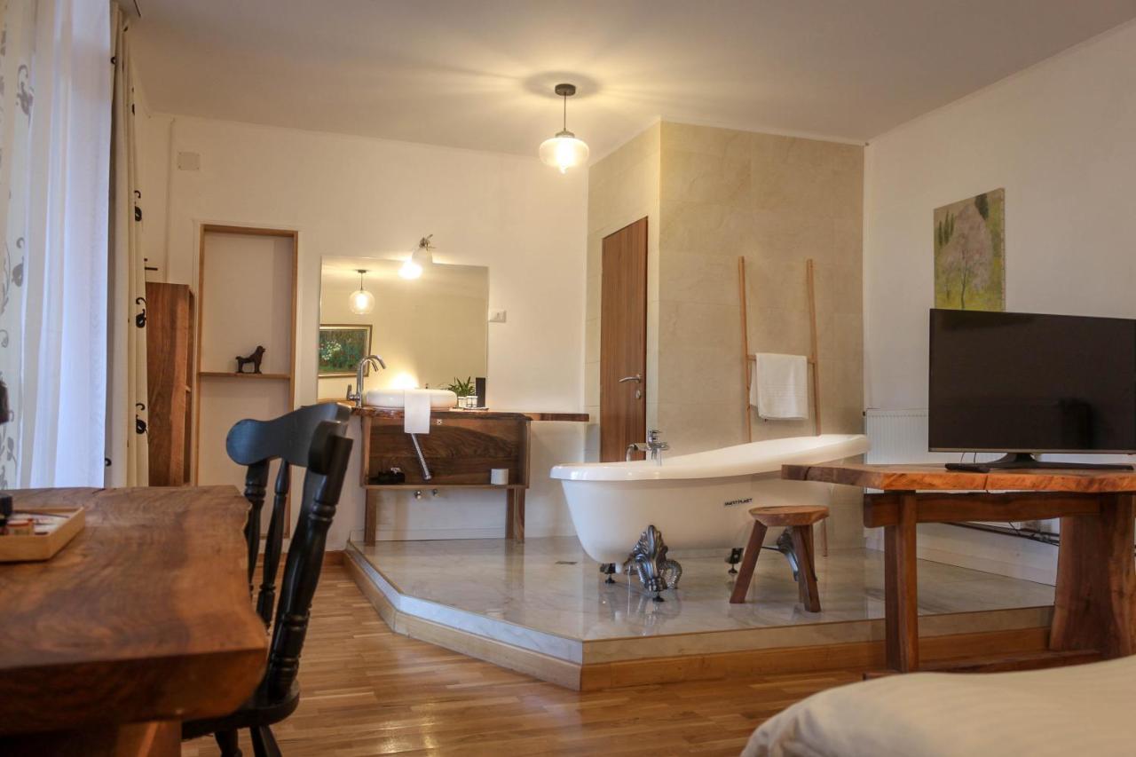 Elma Guesthouse Алба Юлия Екстериор снимка