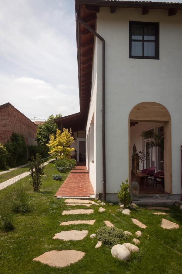 Elma Guesthouse Алба Юлия Екстериор снимка