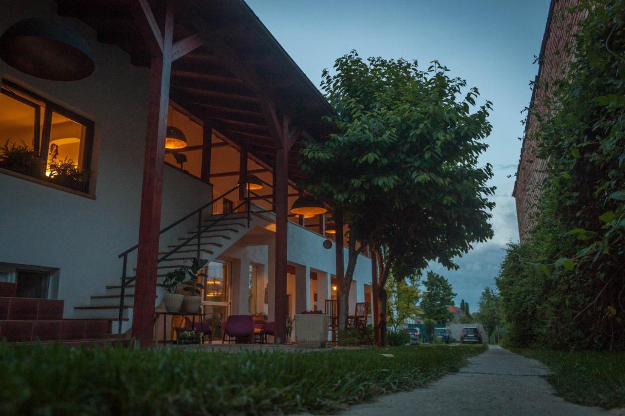 Elma Guesthouse Алба Юлия Екстериор снимка